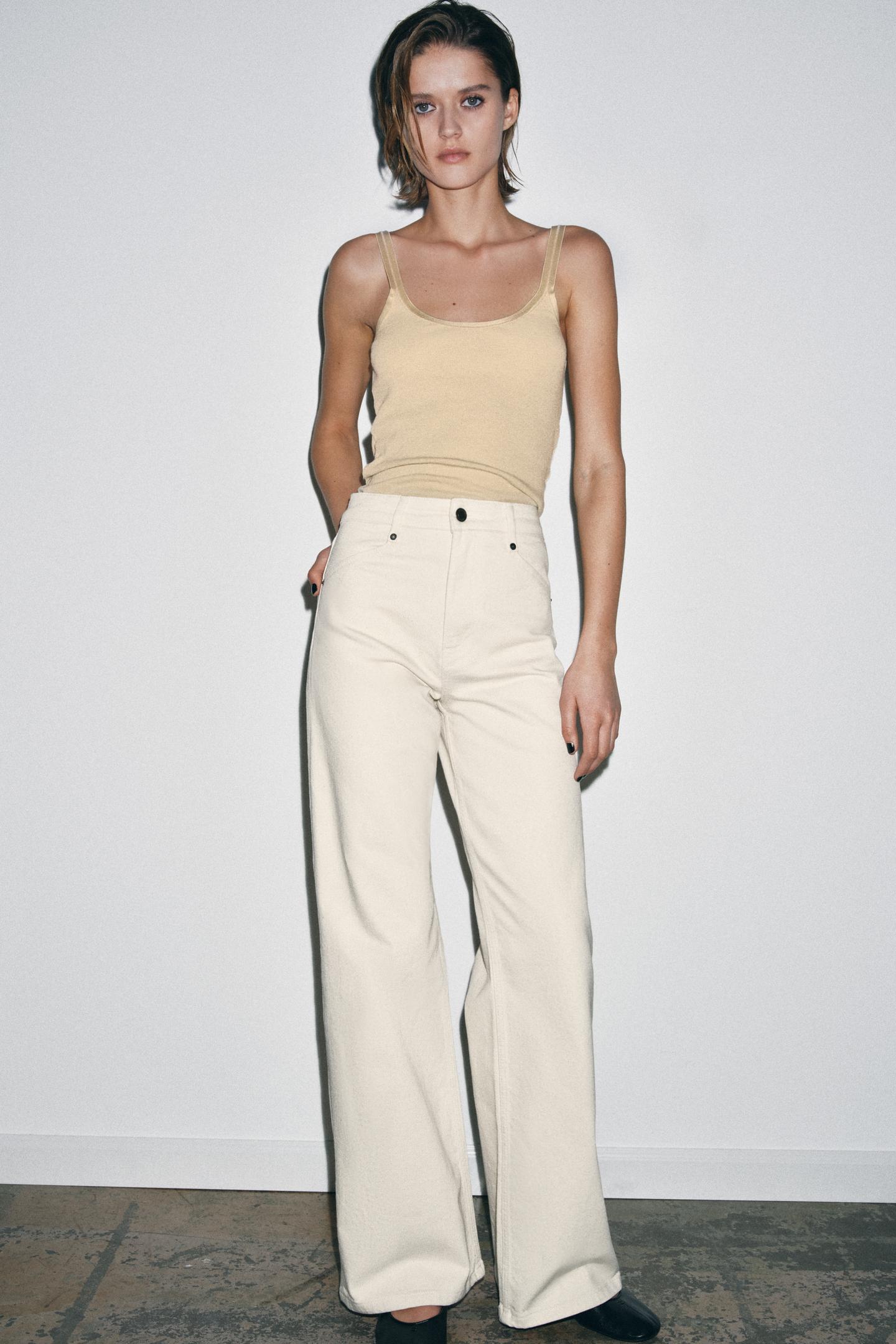 High-Waisted Jeans