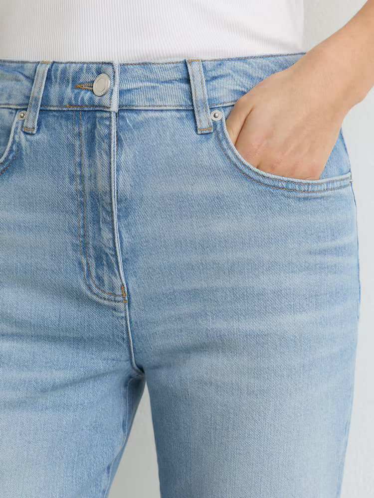 Straight Leg Fit Women Denim Jeans